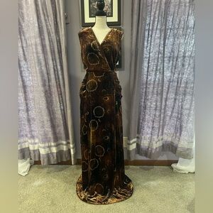 2OH Threads Velvet Maxi Dress